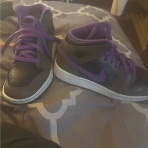 Nike Purple and Black Sneakers